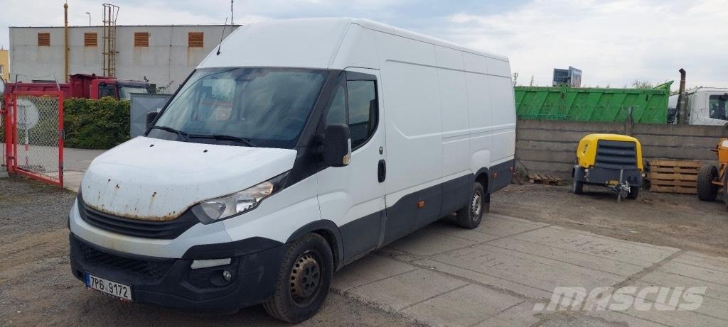 Iveco 35-180 패널 화물차