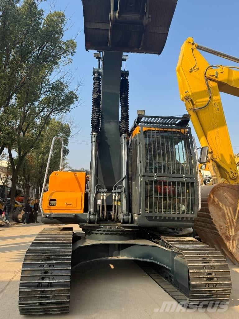 Hyundai HX 220 중형굴삭기 7톤-28톤