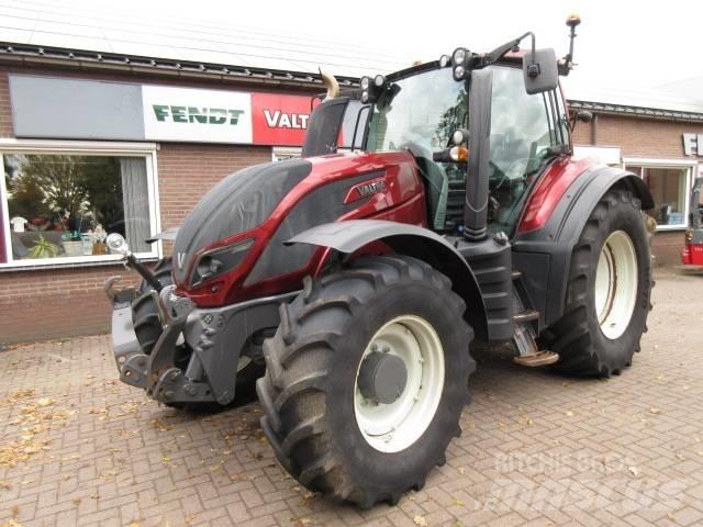 Valtra T154 VERSU 트랙터