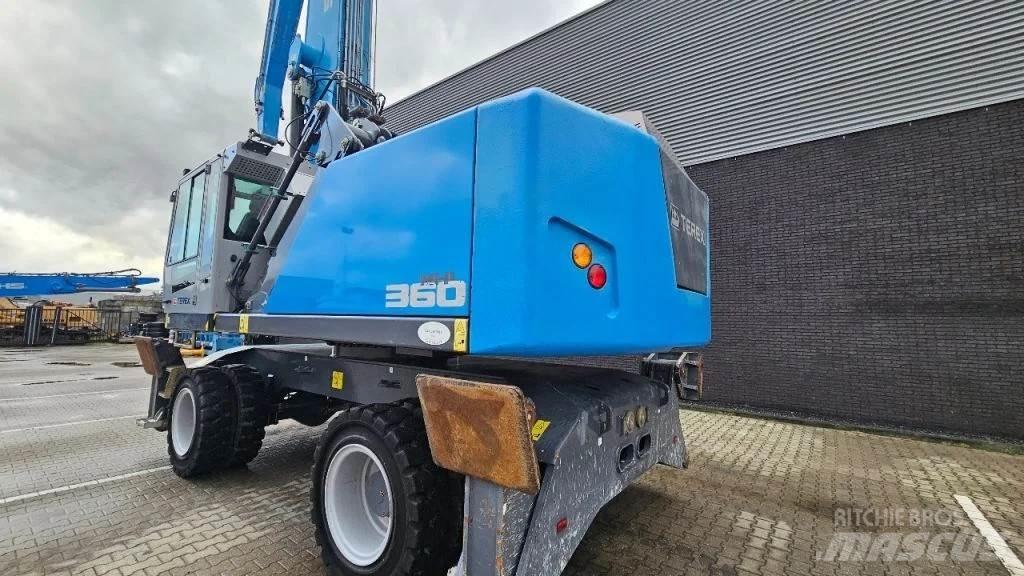Fuchs MHL360 폐기물/산업 처리기