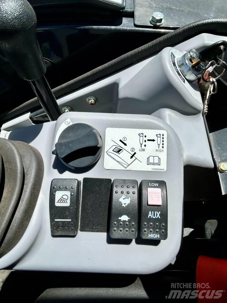 Hitachi ZX35U-5N 소형 굴삭기 7톤 미만