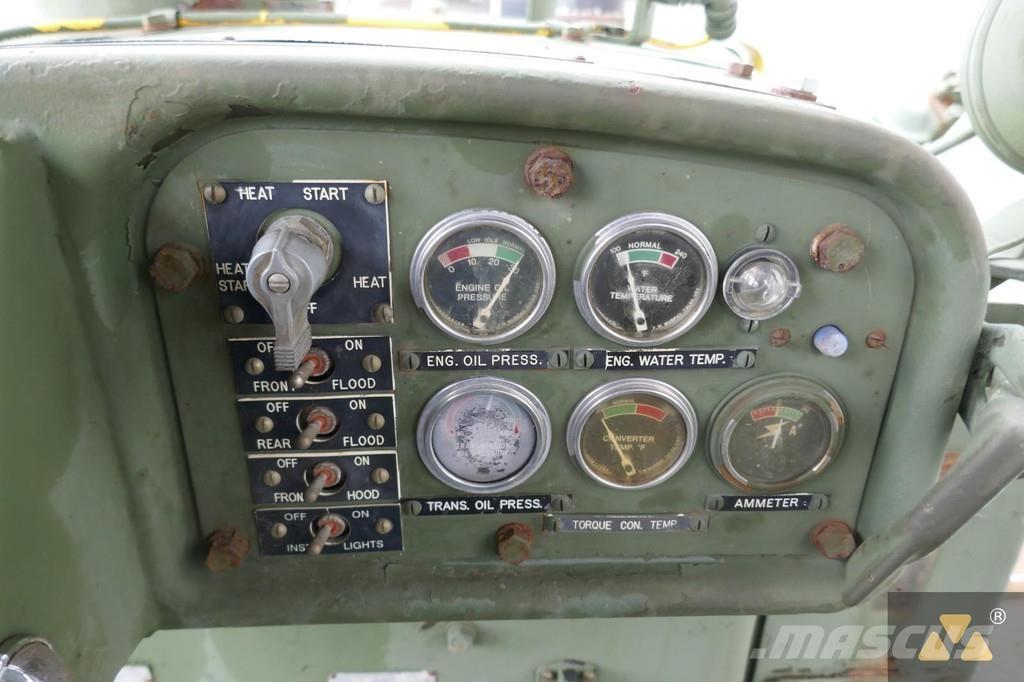 CAT D7F Ex-army 크롤러 도저