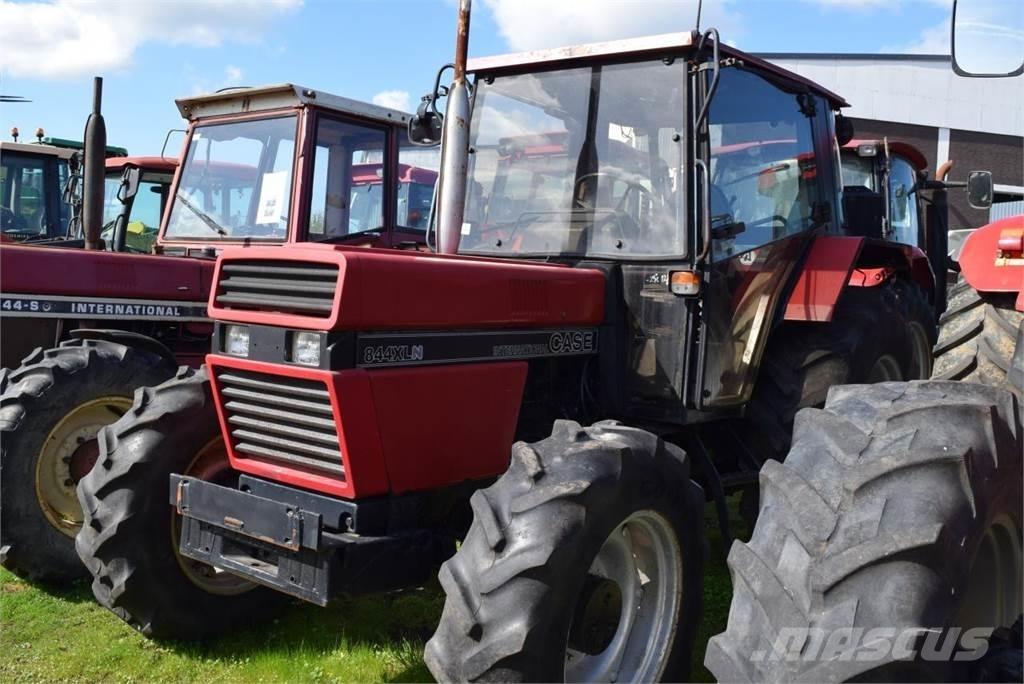 Case IH 844 XLN 트랙터