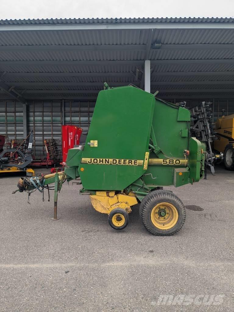 John Deere 580 원형 곤포기