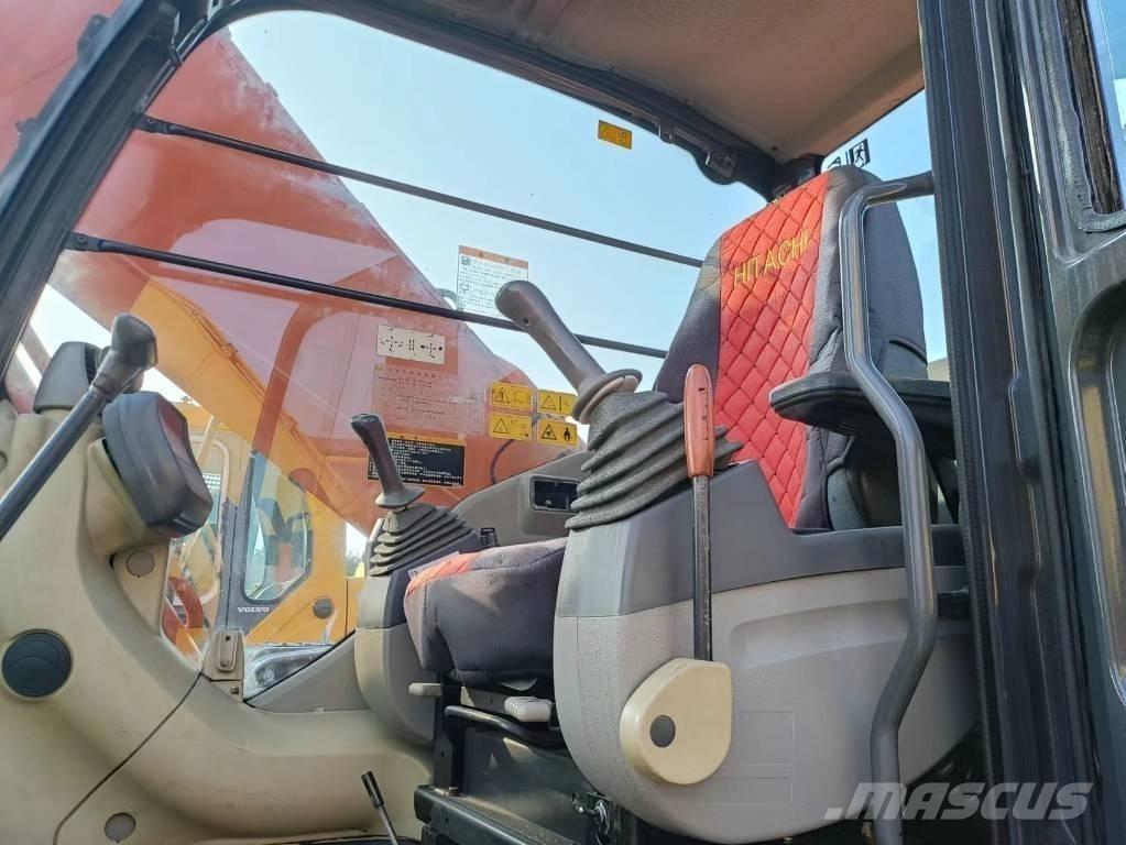 Hitachi ZX 250 LC 대형 굴삭기 29톤 이상