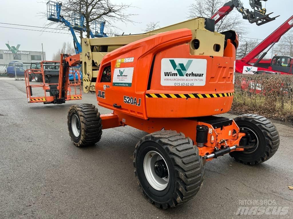 JLG 520 AJ 관절형 전동이동 리프트