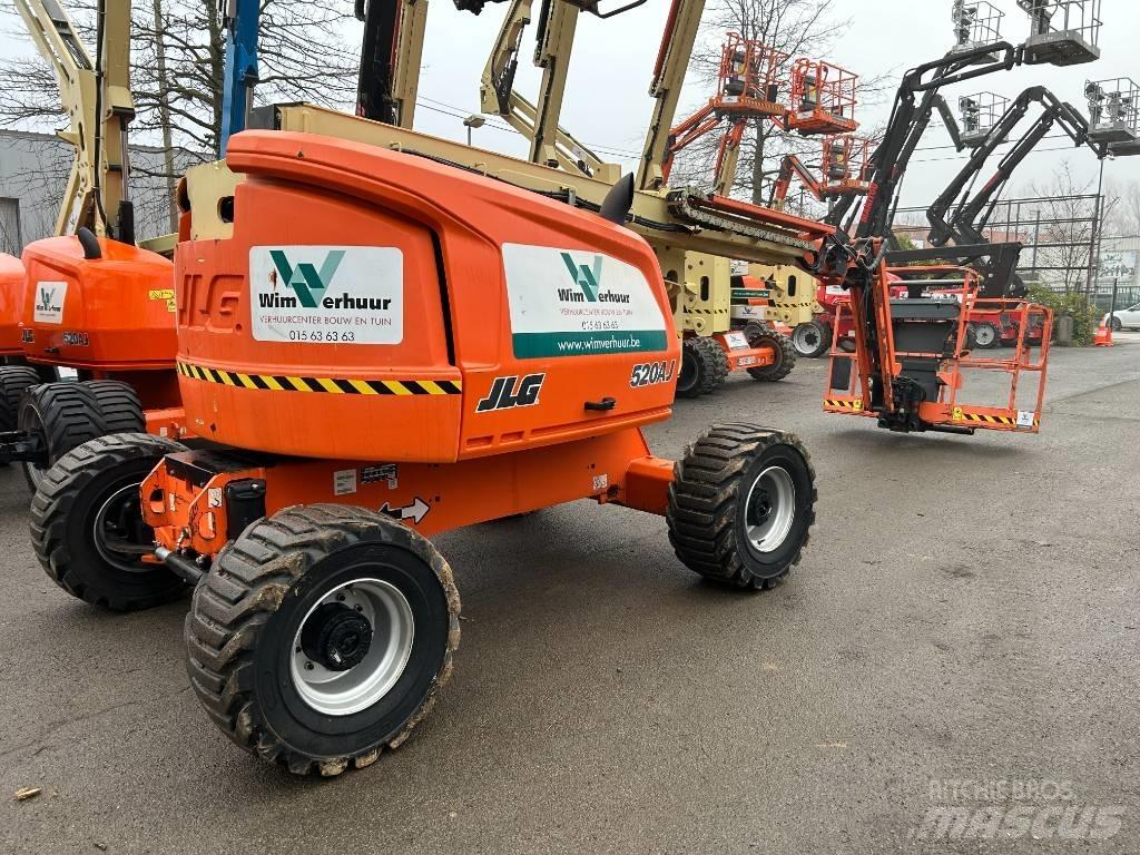 JLG 520 AJ 관절형 전동이동 리프트