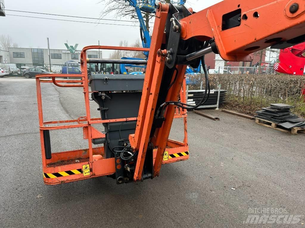 JLG 520 AJ 관절형 전동이동 리프트