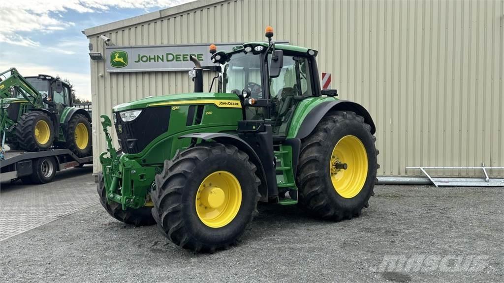 John Deere 6M240 트랙터