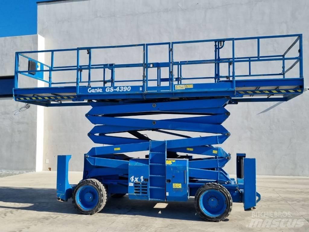 Genie GS 4390 - R284 가위형 리프트