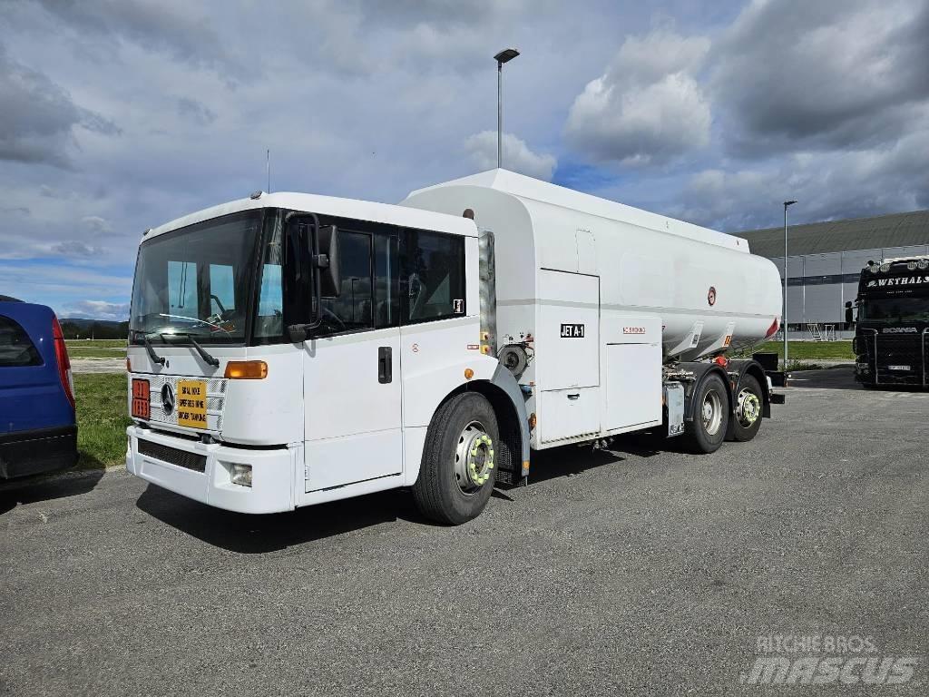 Mercedes-Benz Econic 탱커 트럭
