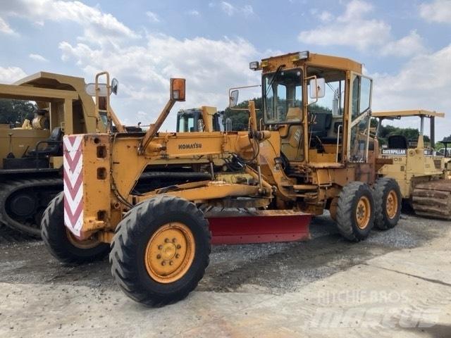 Komatsu GD 405 A-2 그레이더
