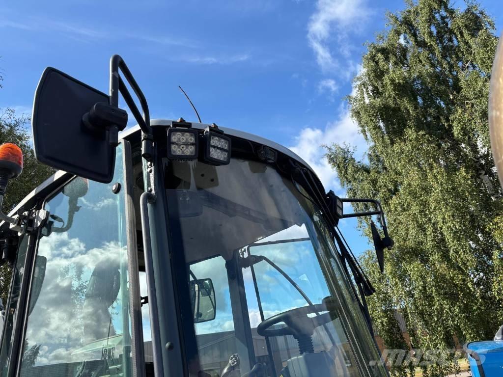 Lännen 8800 K 백호로더