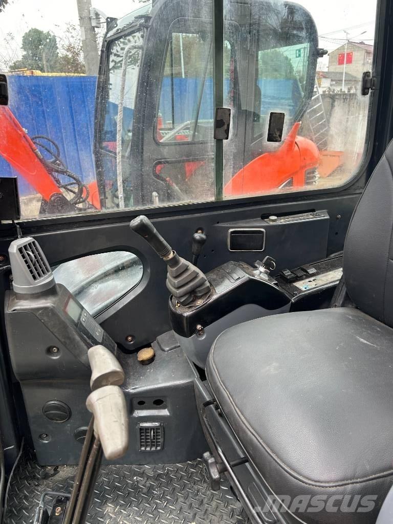 Hitachi ZX 60 소형 굴삭기 7톤 미만