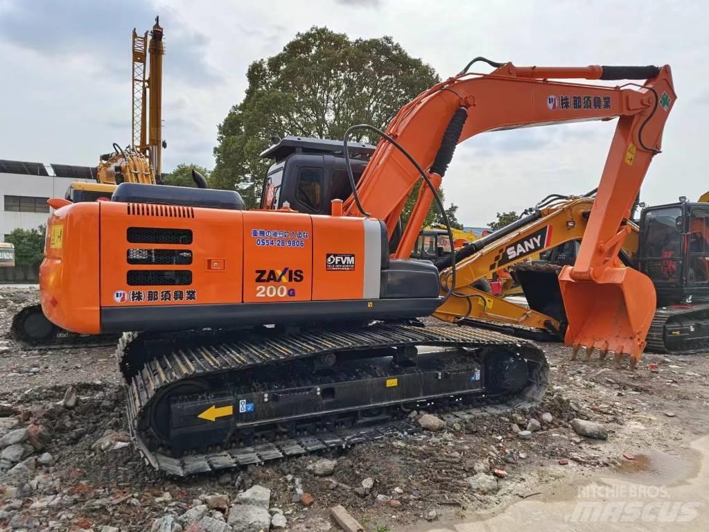 Hitachi ZX 200 대형 굴삭기 29톤 이상