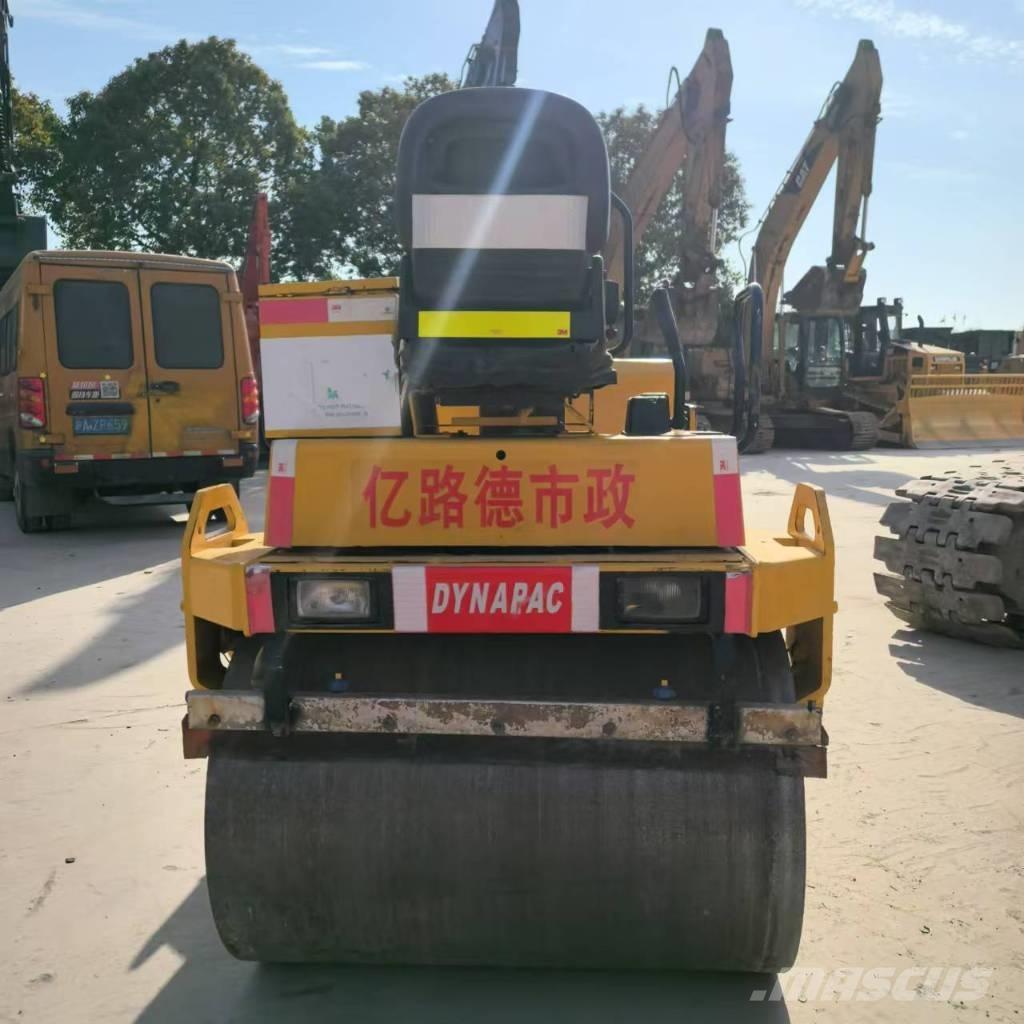 Dynapac CC 142 트윈 드럼 롤러