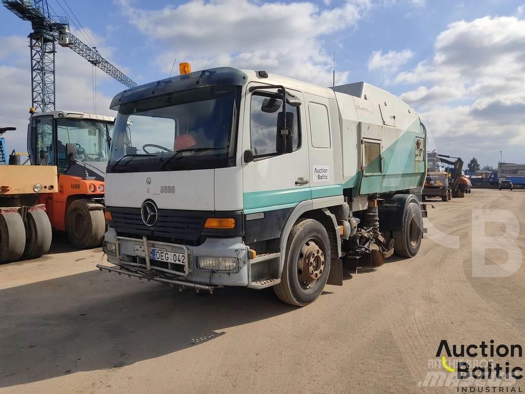 Mercedes-Benz 1517 도로 청소차
