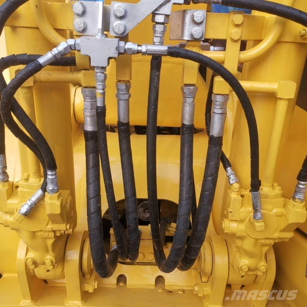 Komatsu PC 130 대형 굴삭기 29톤 이상