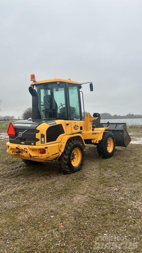 Volvo L 30 G  휠로우더