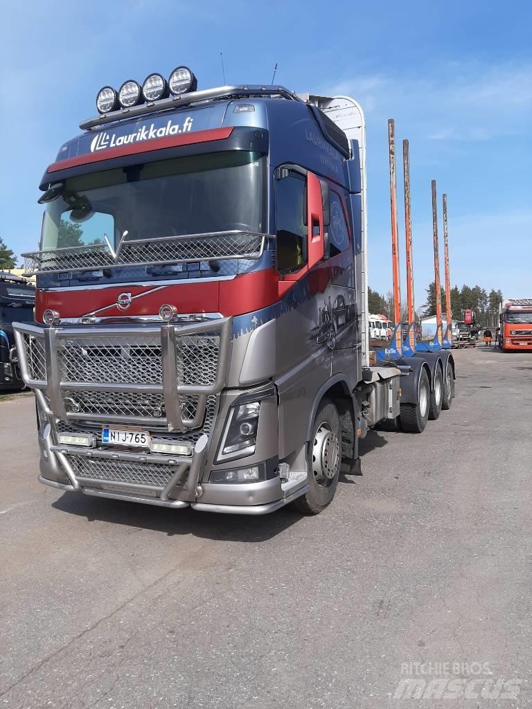 Volvo FH 16 목재 트럭