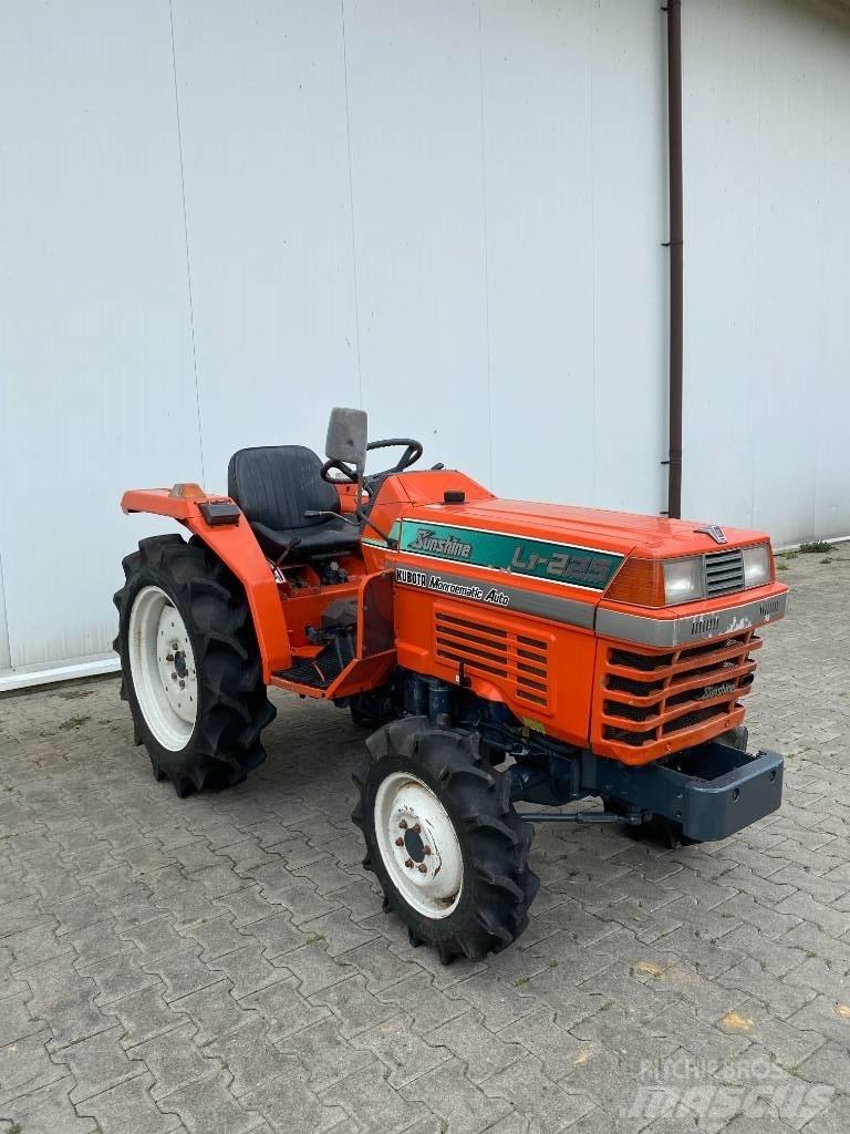Kubota L1-225 소형 트랙터