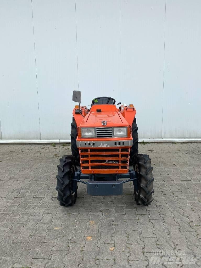 Kubota L1-225 소형 트랙터