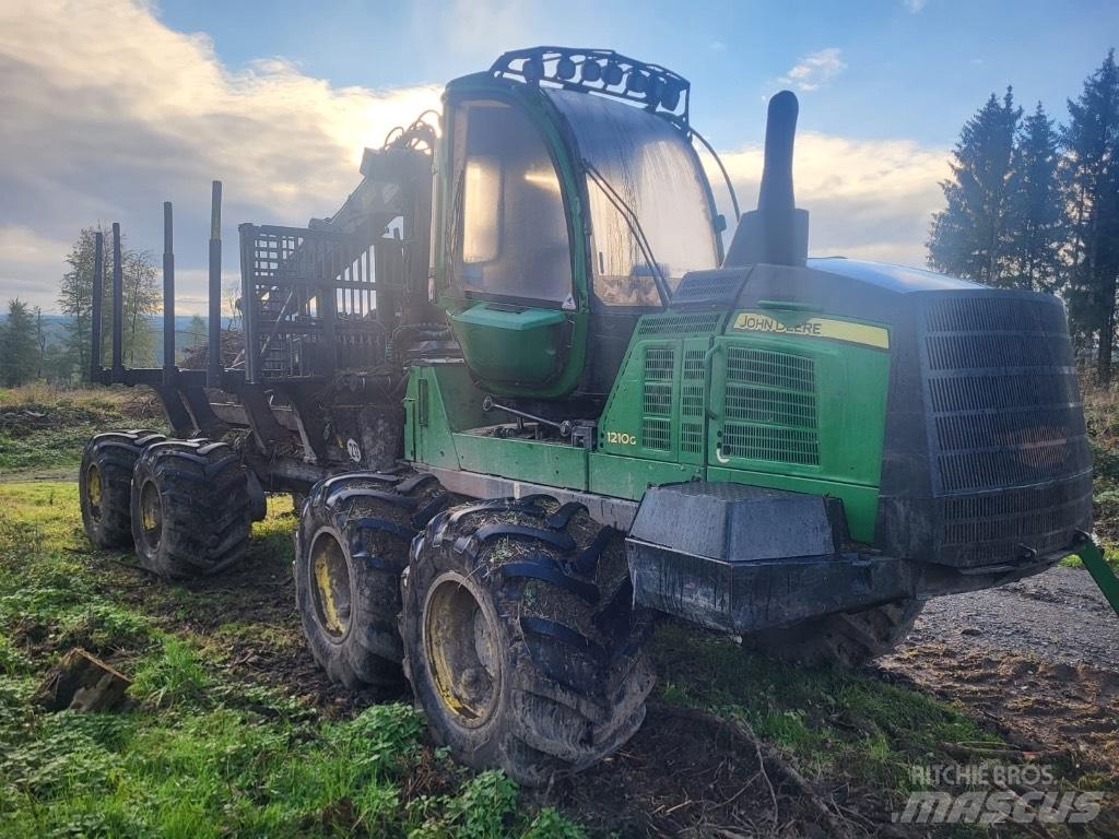 John Deere 1210 G 원목 포워더