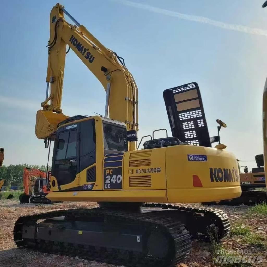Komatsu 240LC-8 대형 굴삭기 29톤 이상
