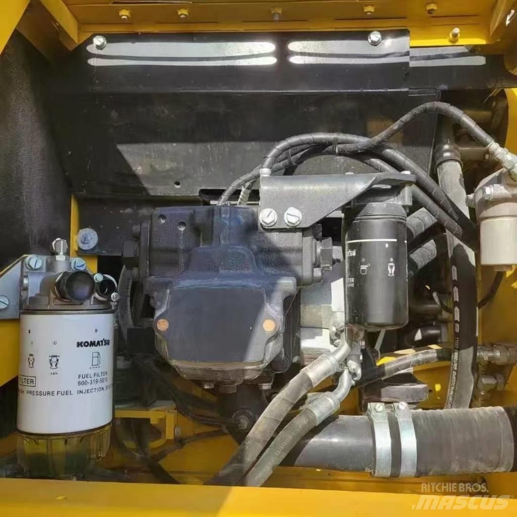 Komatsu 240LC-8 대형 굴삭기 29톤 이상
