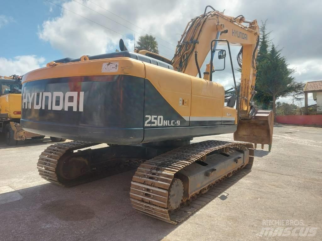 Hyundai R 250 -9 대형 굴삭기 29톤 이상