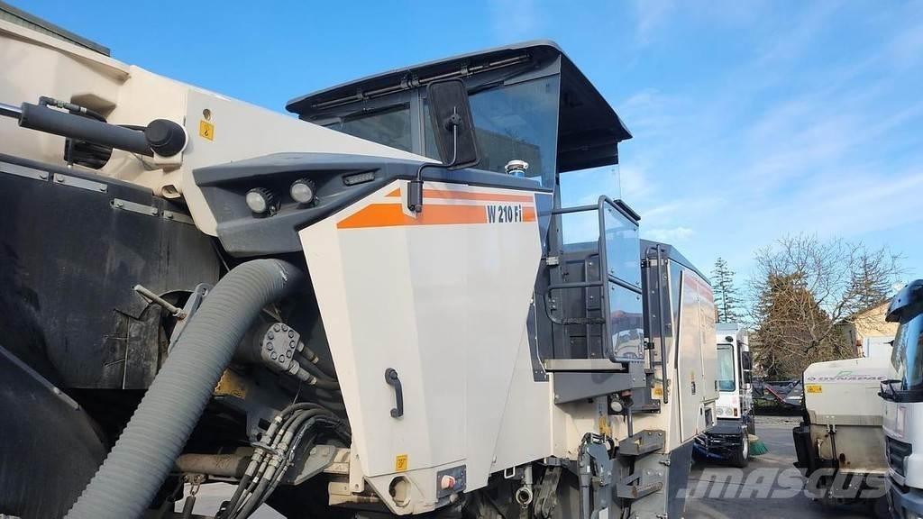 Wirtgen W210 FI 콘크리트 스톤 머신