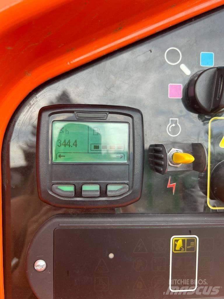 JLG 460 SJ 견인식 전동이동 리프트