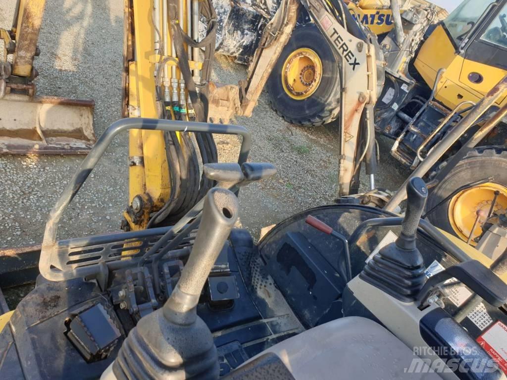 Komatsu PC26MR-3 소형 굴삭기 7톤 미만