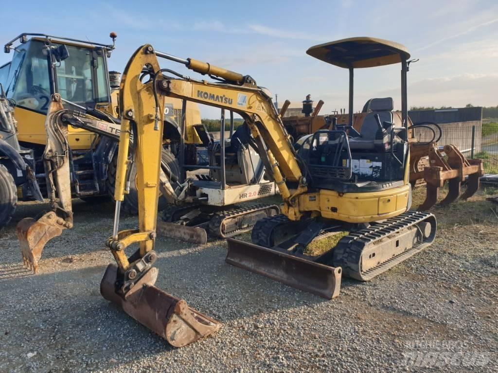 Komatsu PC26MR-3 소형 굴삭기 7톤 미만