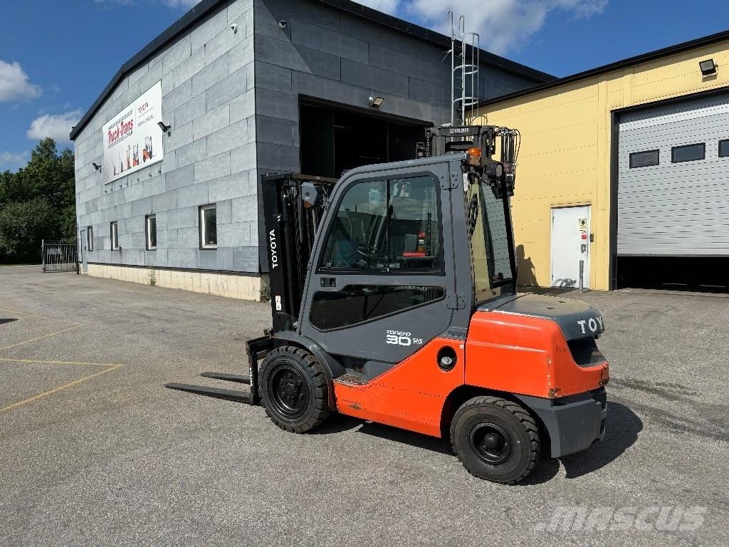 Toyota 02-8FDF30 디젤 지게차