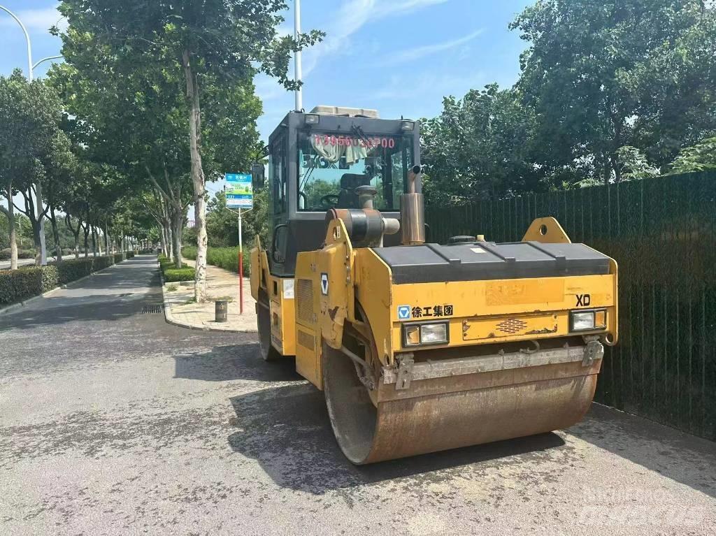 XCMG XD 82 토양 다짐기