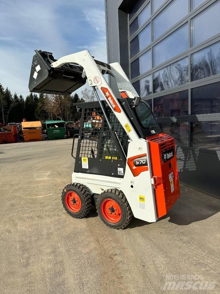 Bobcat S 70  스키드로더