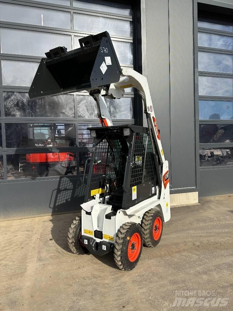 Bobcat S 70  스키드로더