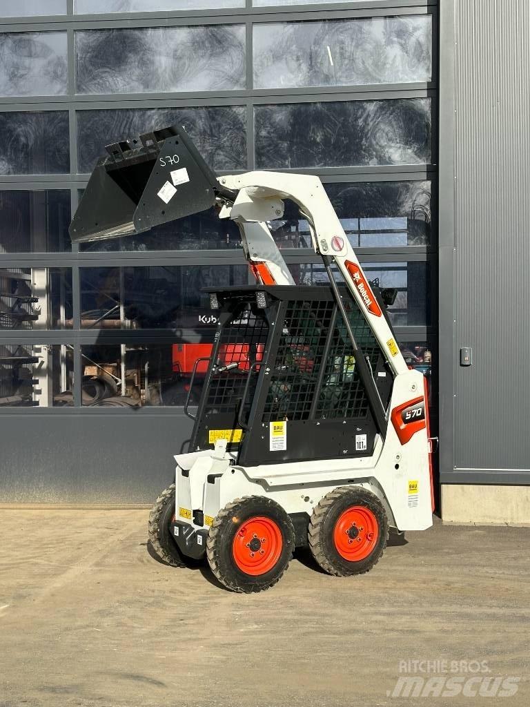 Bobcat S 70  스키드로더