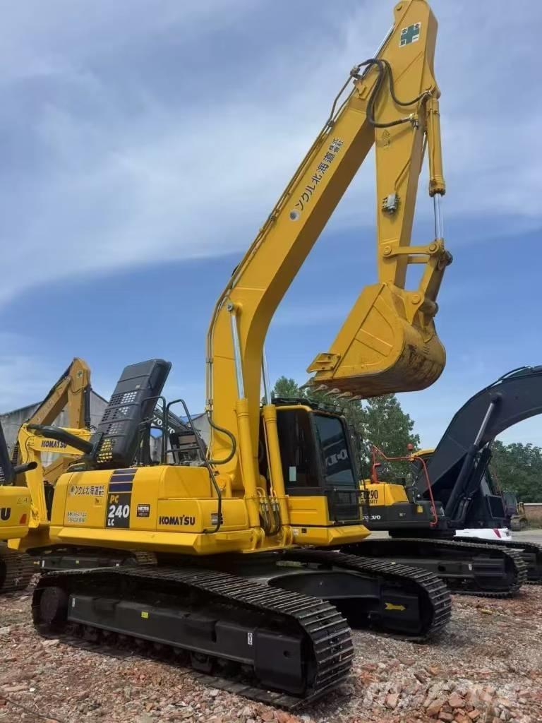 Komatsu 240LC-8 대형 굴삭기 29톤 이상