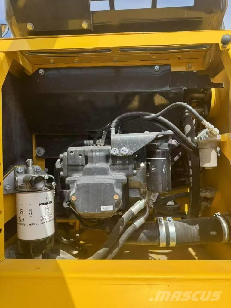 Komatsu 240LC-8 대형 굴삭기 29톤 이상