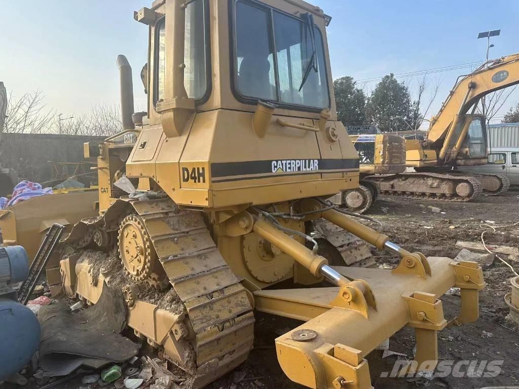 CAT D4H 크롤러 도저