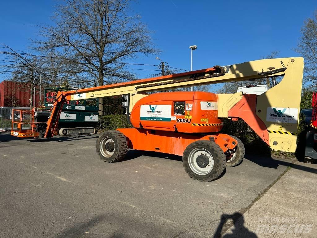 JLG 800 AJ 관절형 전동이동 리프트