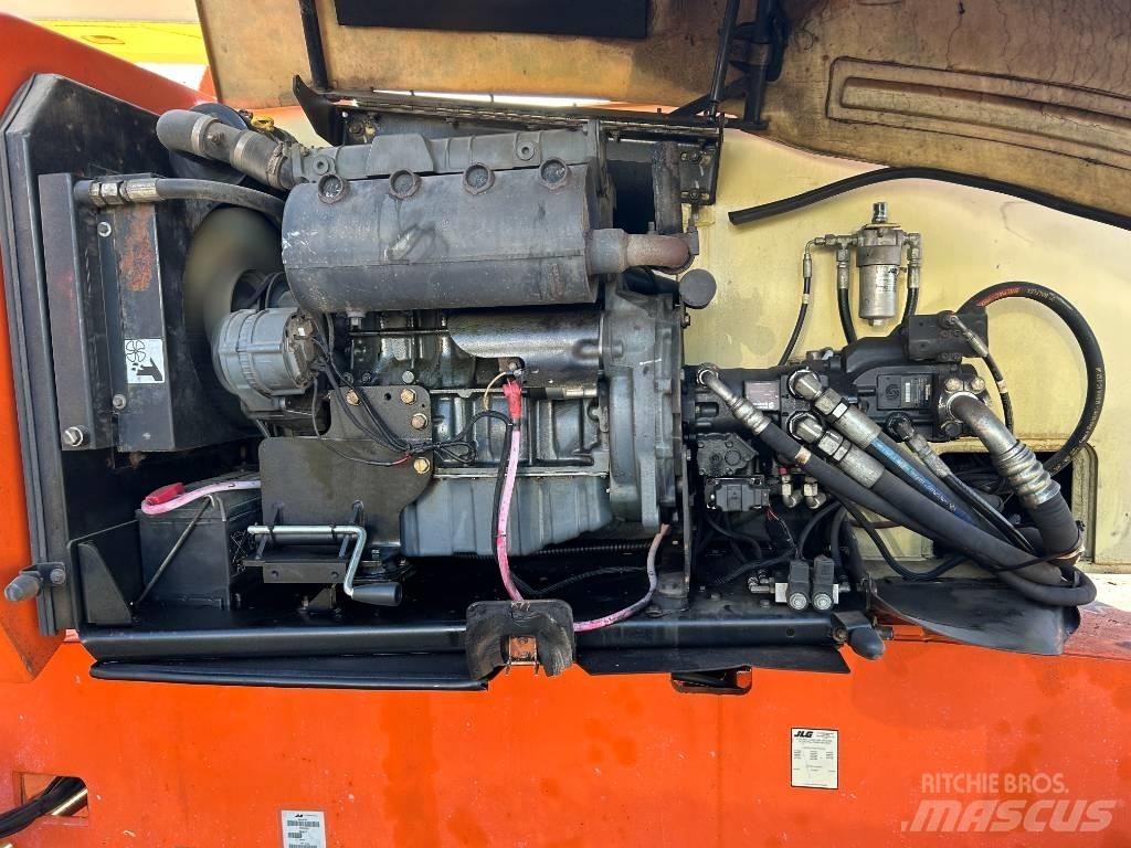 JLG 800 AJ 관절형 전동이동 리프트