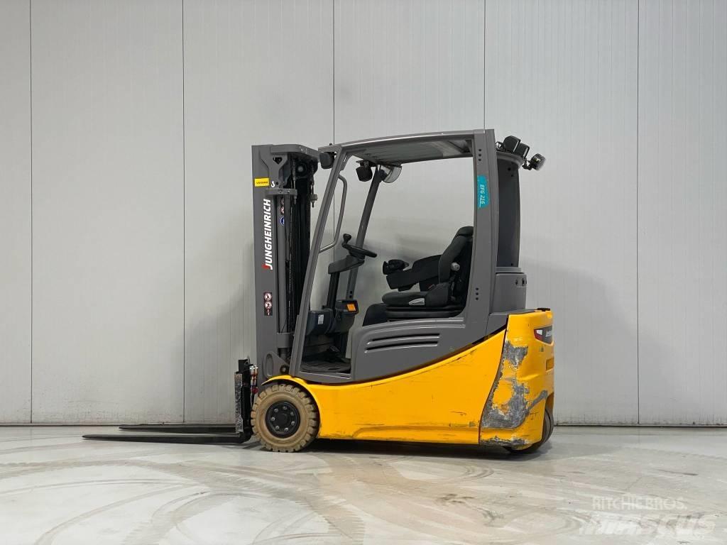 Jungheinrich EFG216 전동 지게차
