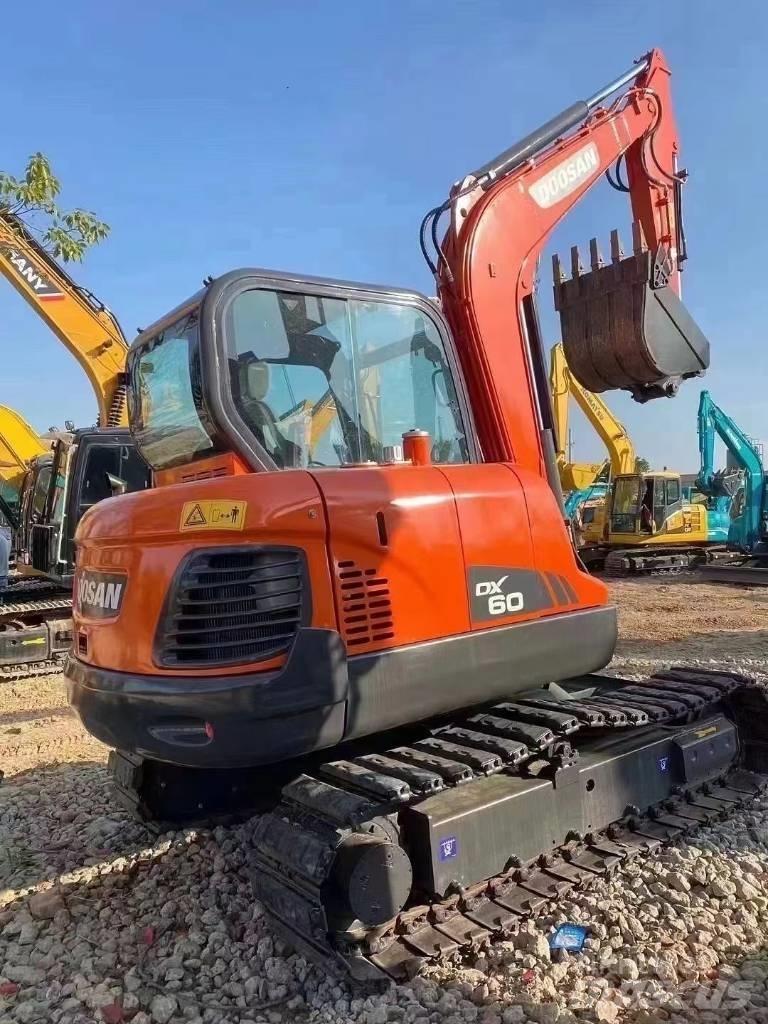 Doosan DX 60-9 소형 굴삭기 7톤 미만
