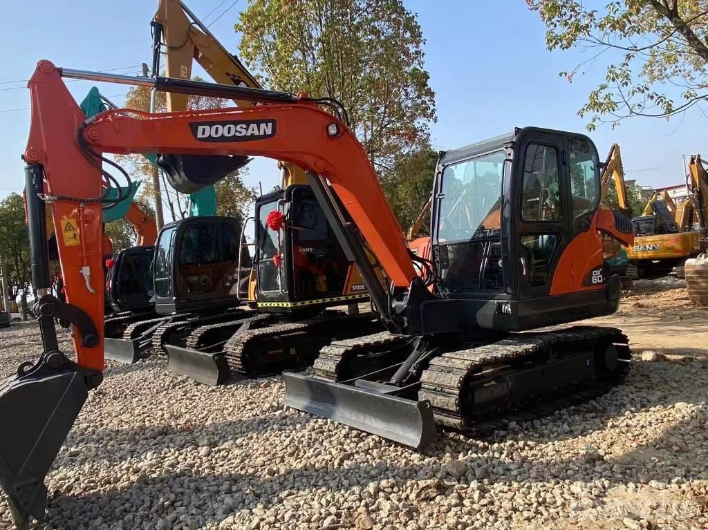 Doosan DX 60-9 소형 굴삭기 7톤 미만