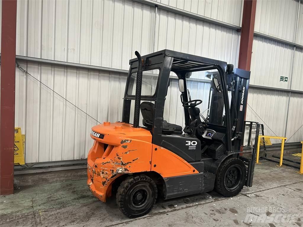 Doosan D30S-5 디젤 지게차