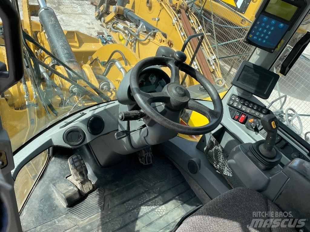 CAT 926M  휠로우더