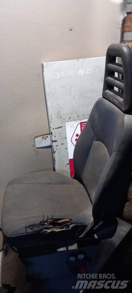 Iveco Daily.     3802247 캐빈 및 인테리어